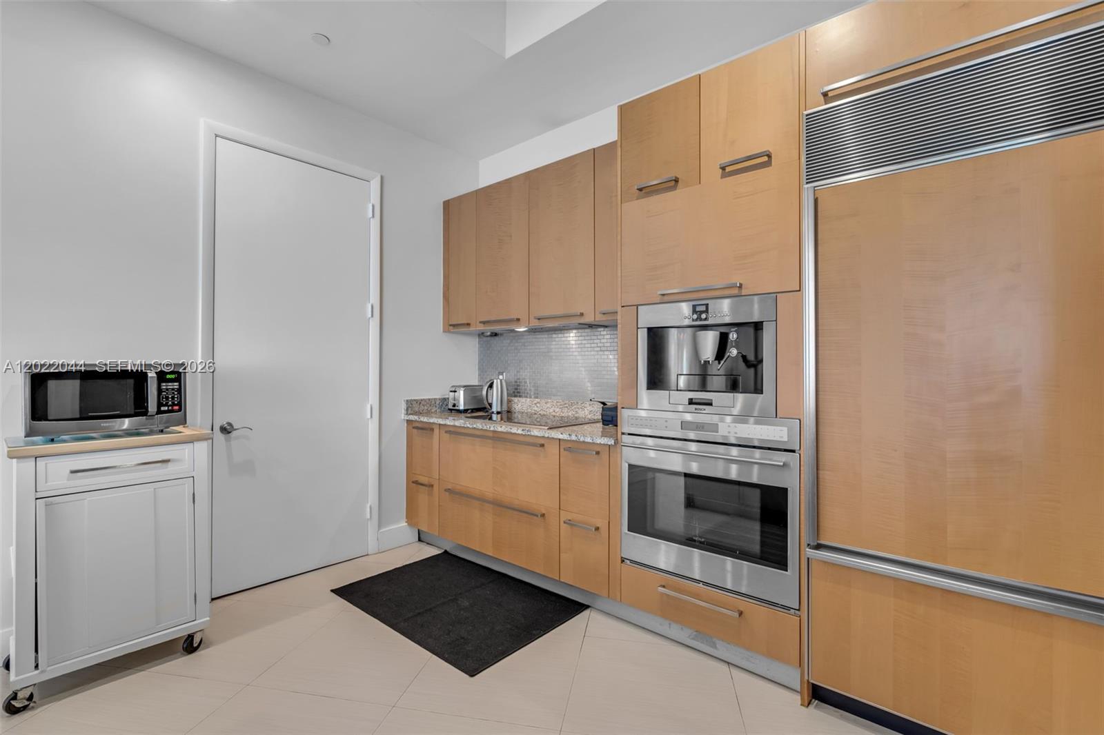 15811 Collins Ave # 3407