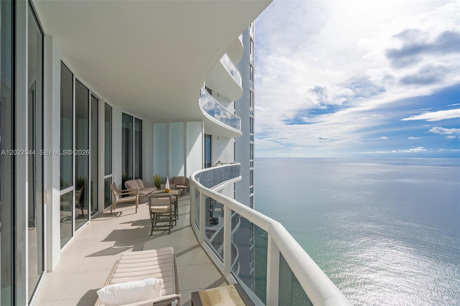 15811 Collins Ave # 3407