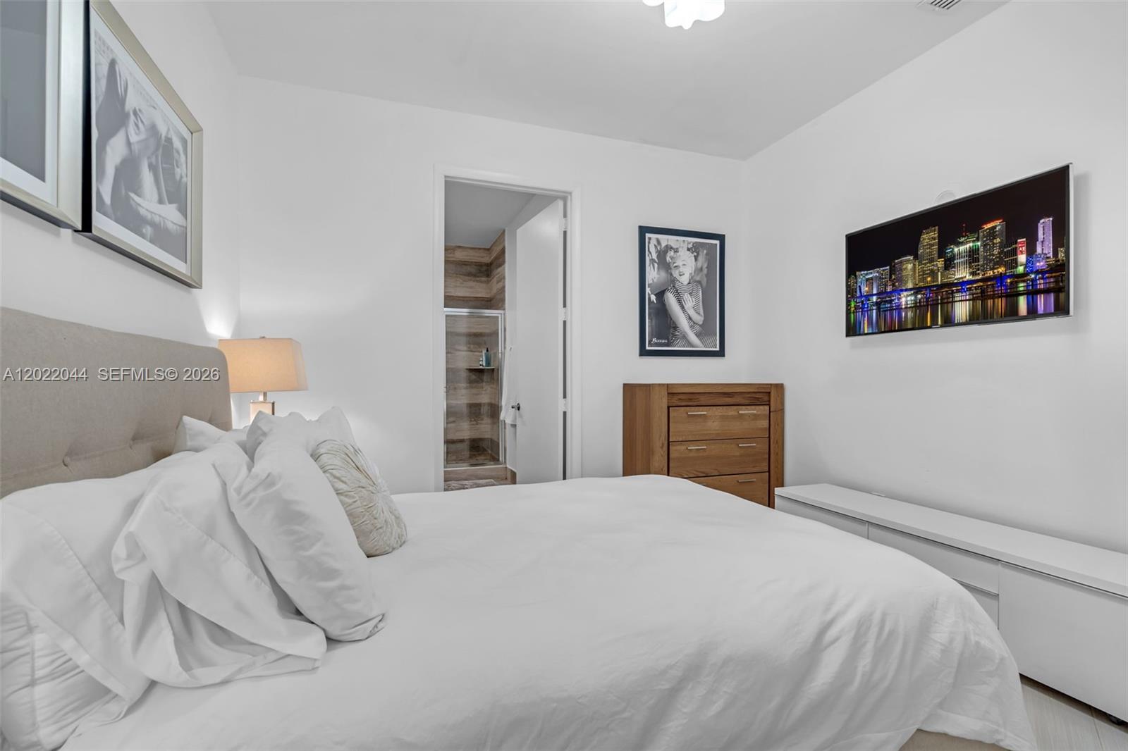15811 Collins Ave # 3407