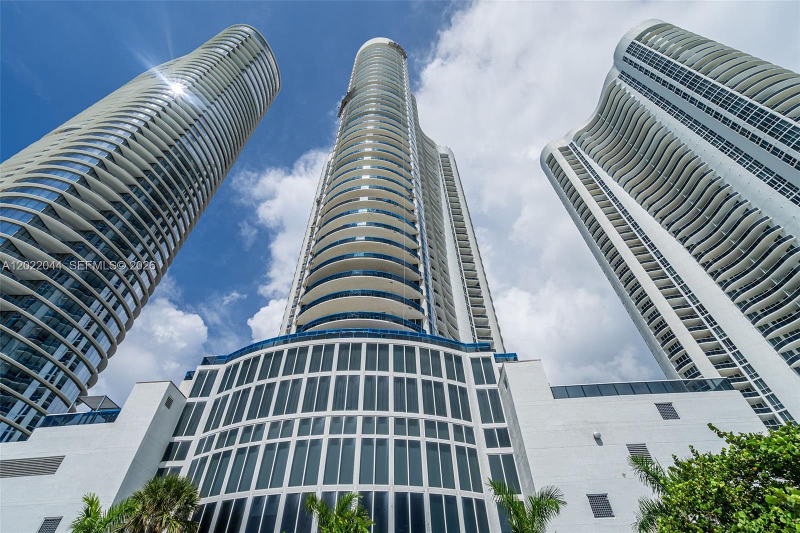 15811 Collins Ave # 3407