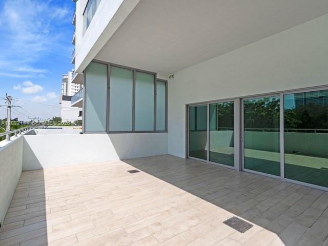 1600 SW 1 Ave # 305