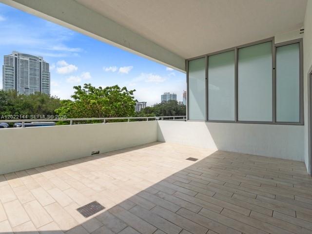 1600 SW 1 Ave # 305