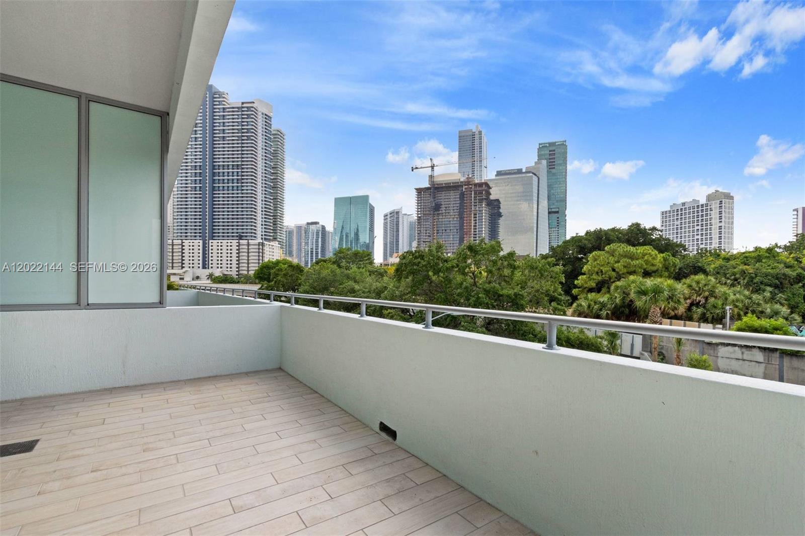 1600 SW 1 Ave # 305