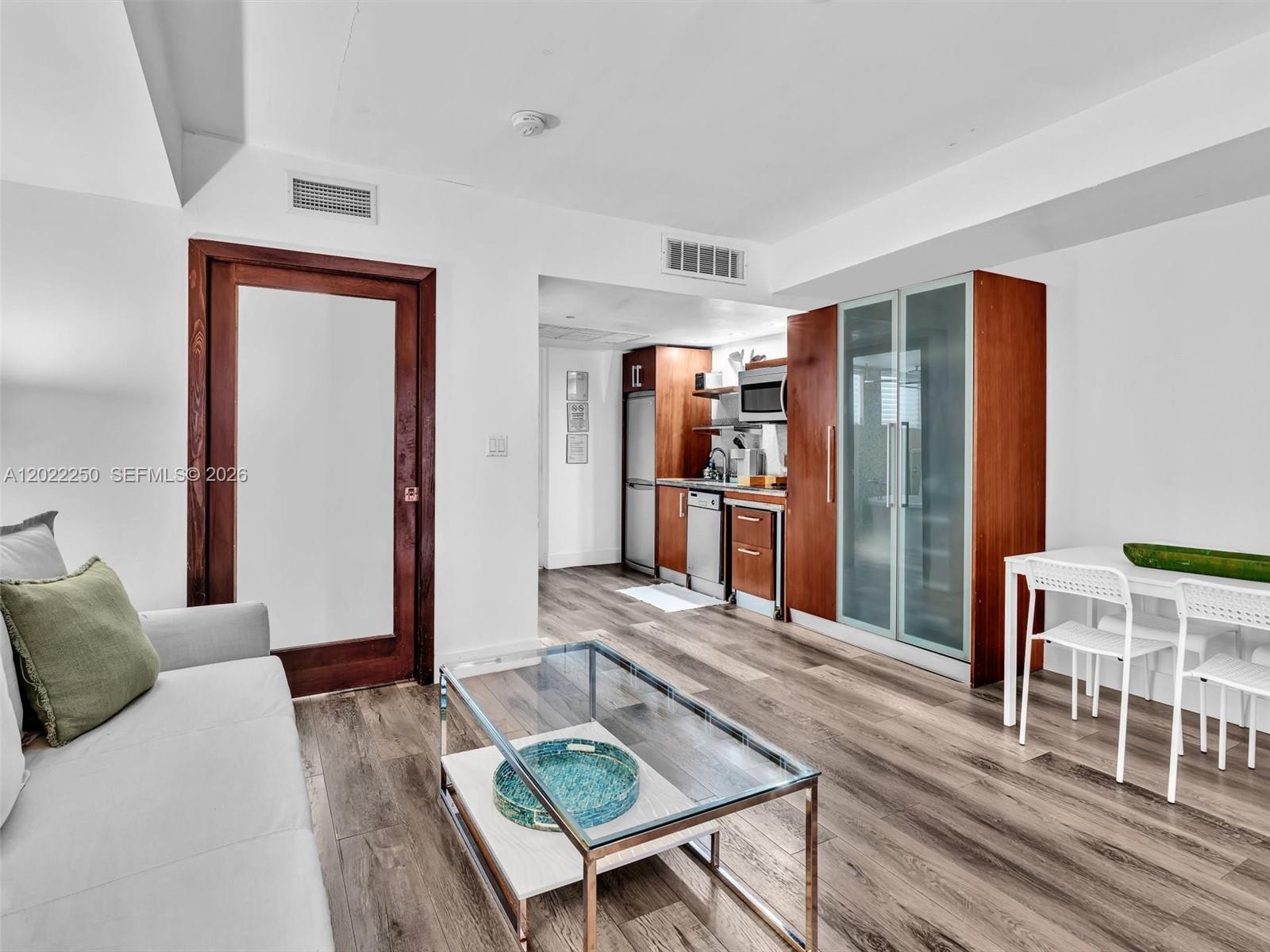 1052 Ocean Dr # C203