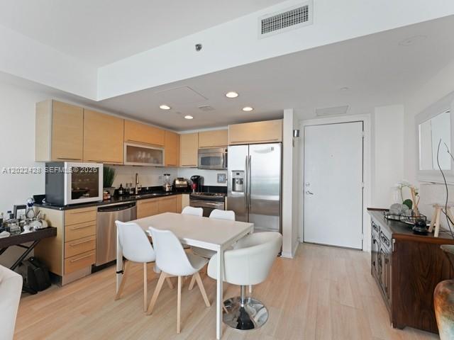951 Brickell Ave # 2808