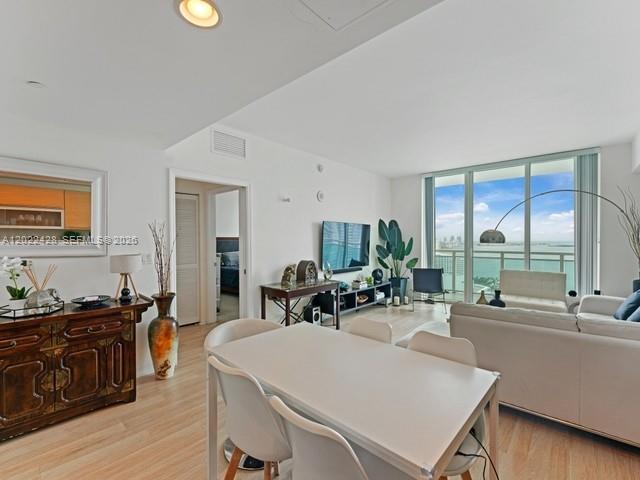 951 Brickell Ave # 2808