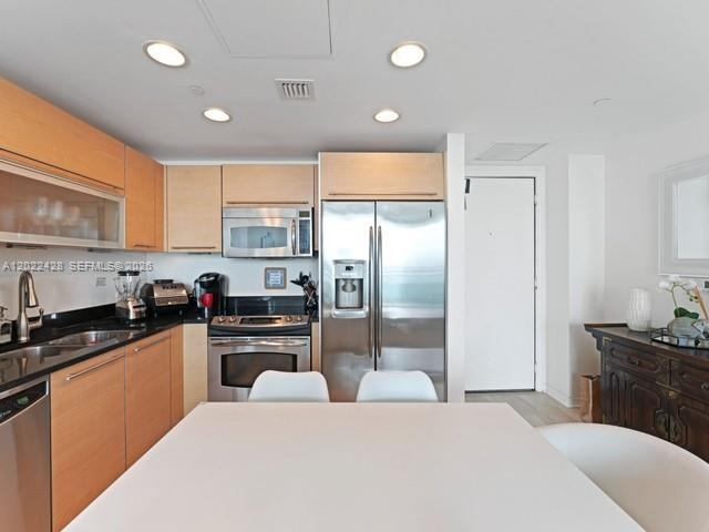 951 Brickell Ave # 2808