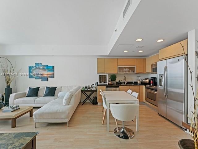 951 Brickell Ave # 2808