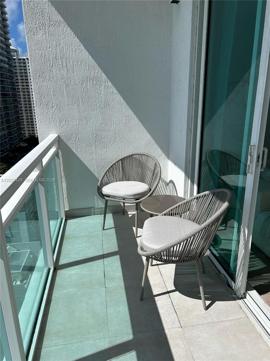 951 Brickell Ave # 2808