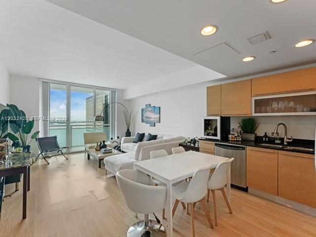 951 Brickell Ave # 2808