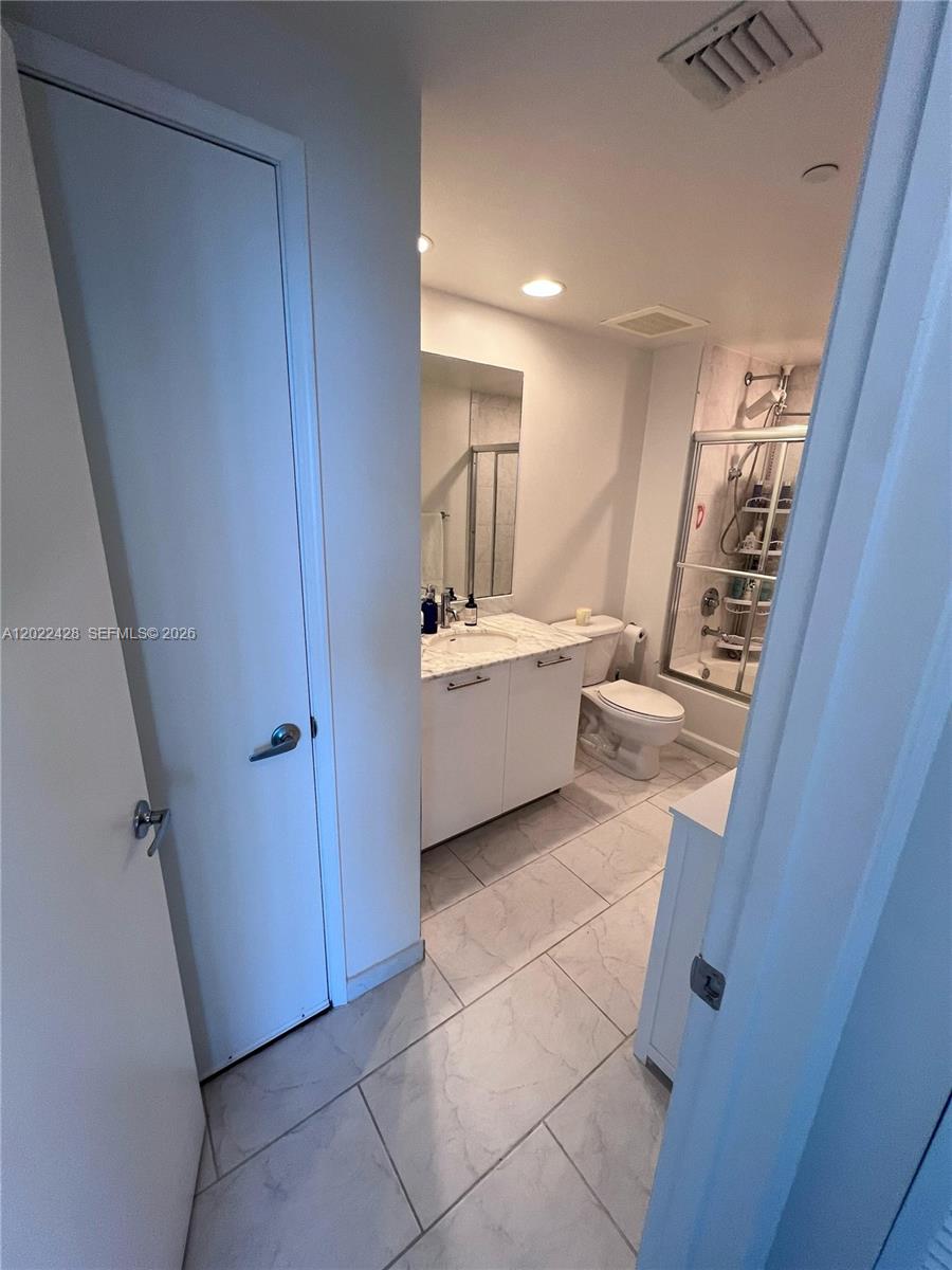 951 Brickell Ave # 2808