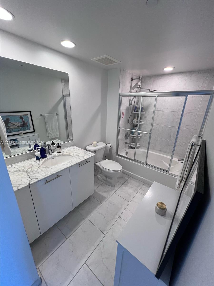 951 Brickell Ave # 2808