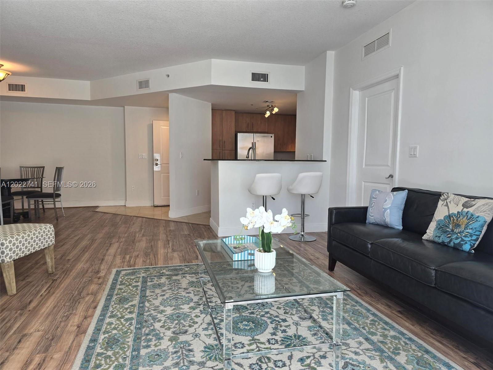 7900 Harbor Island Dr # 523