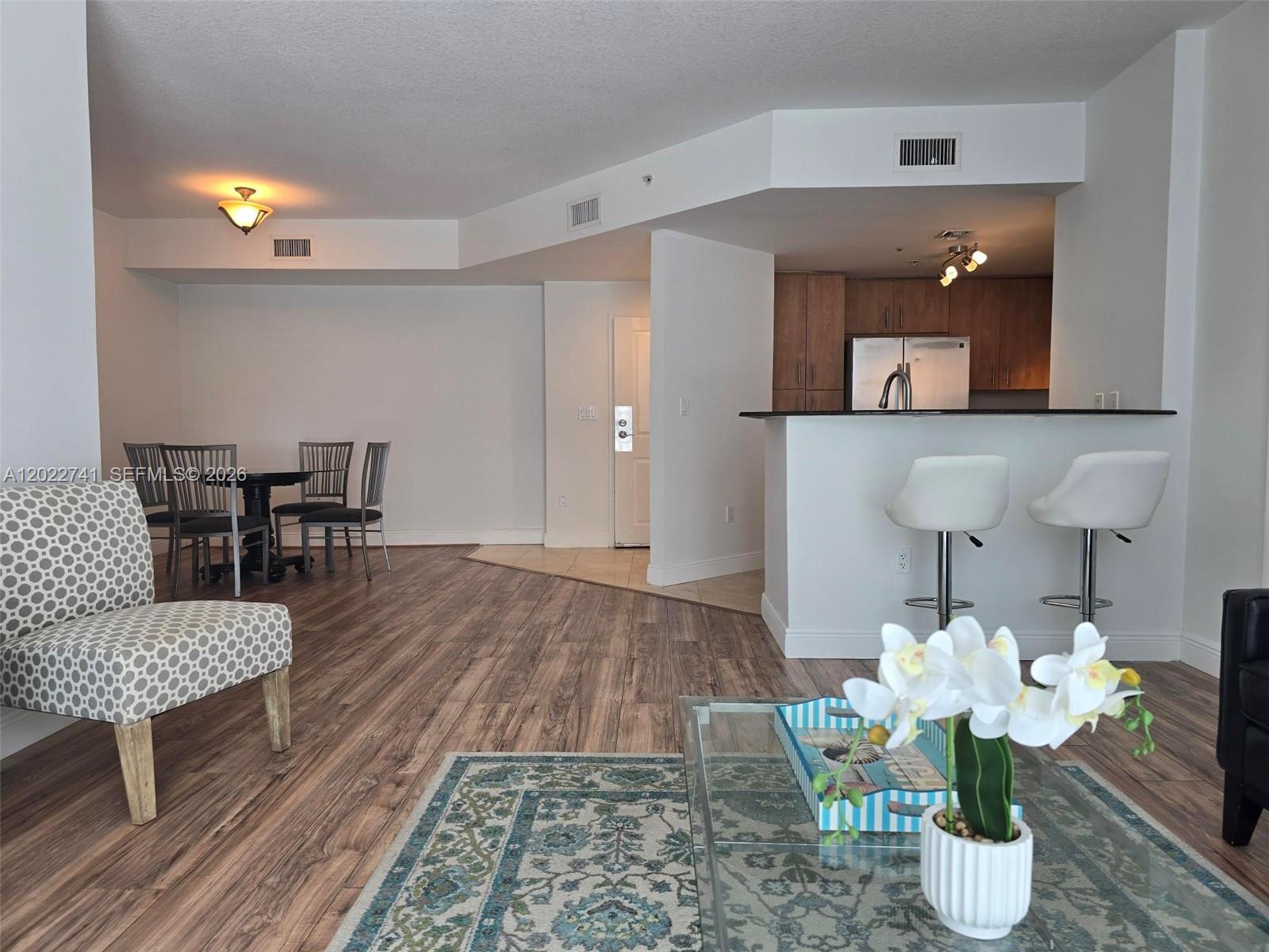 7900 Harbor Island Dr # 523