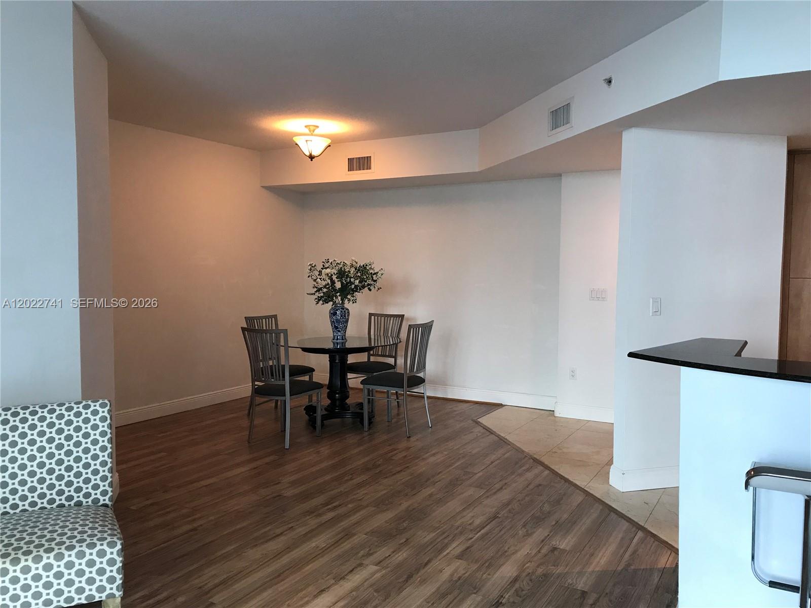 7900 Harbor Island Dr # 523