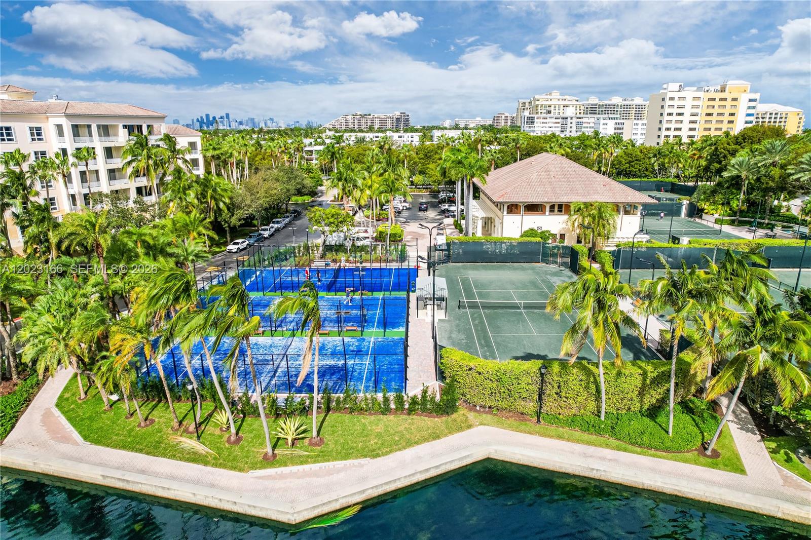 711 Crandon Blvd # 402