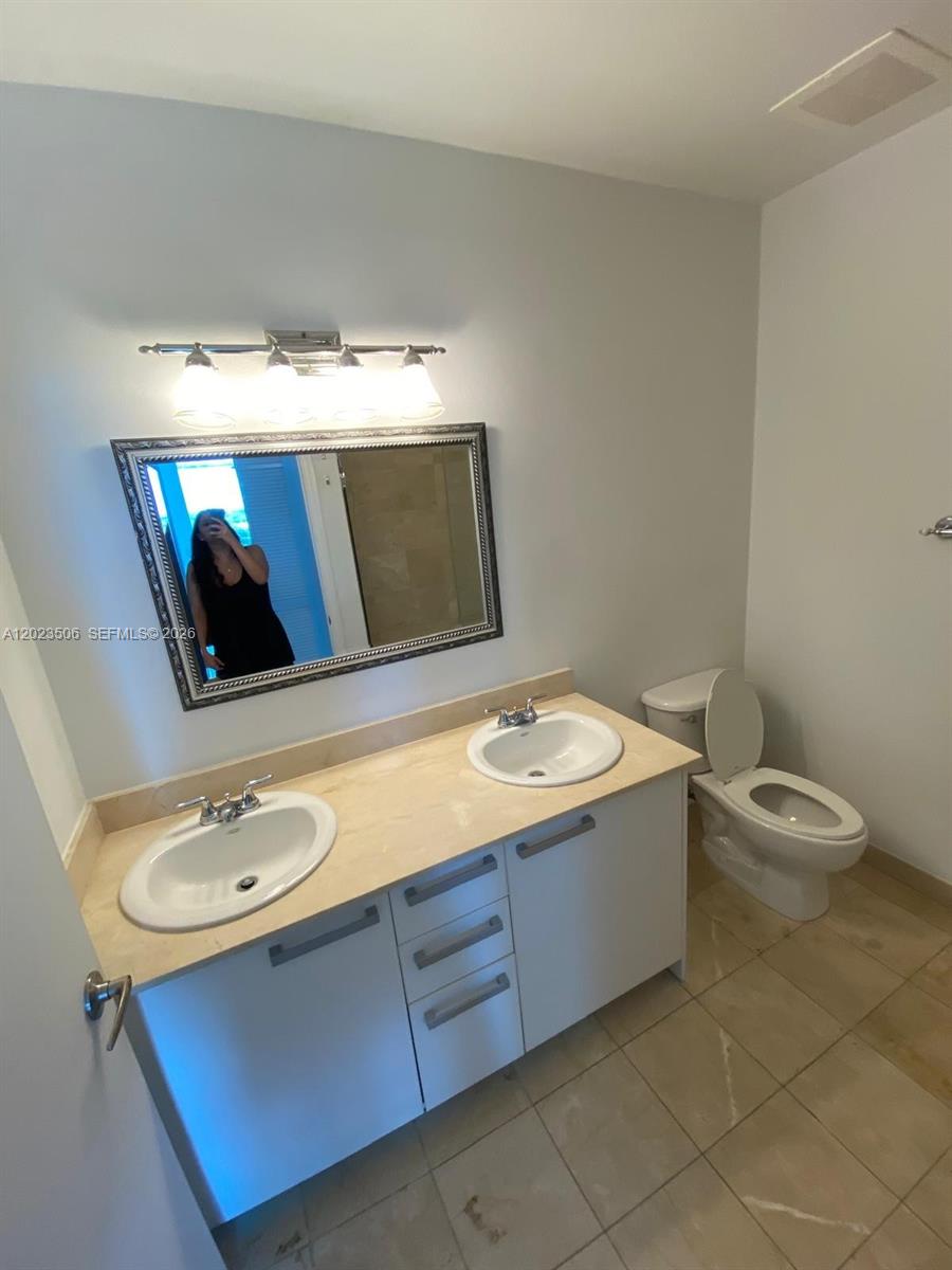 150 SE 25th Rd # 5E