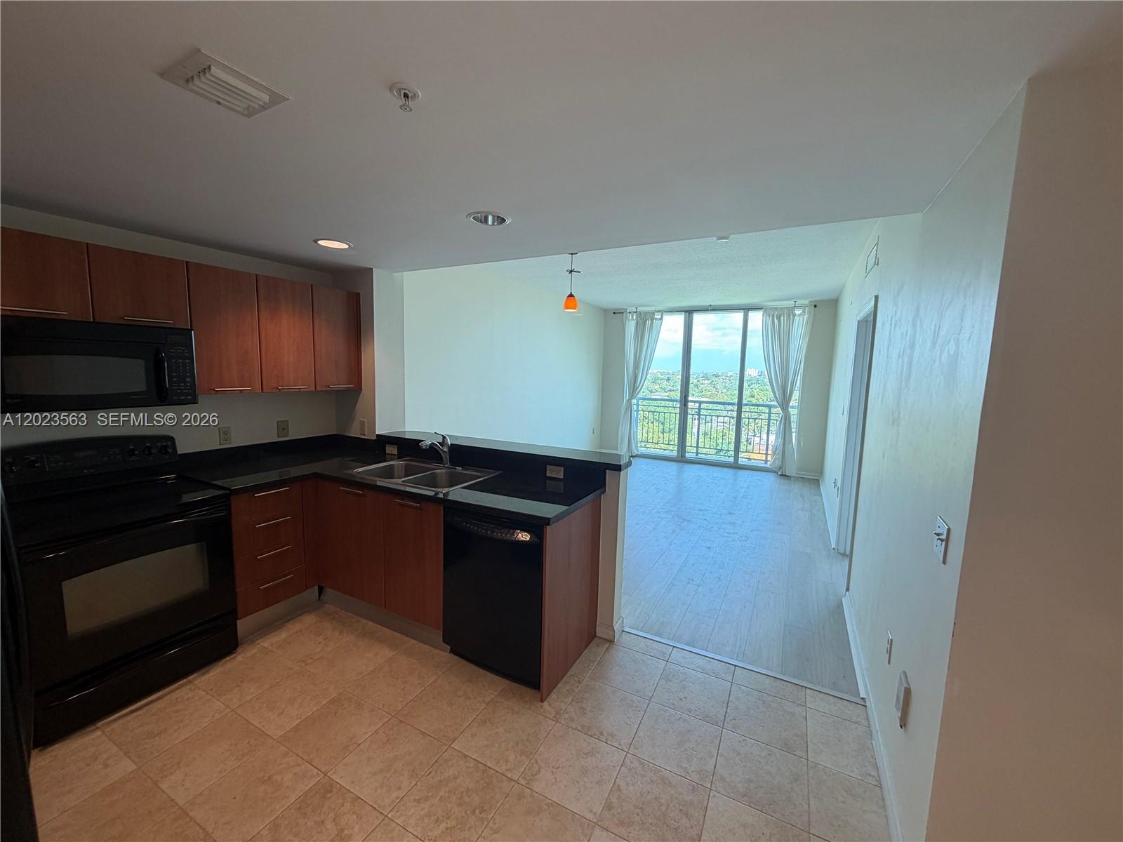 2021 SW 3rd Ave # 902