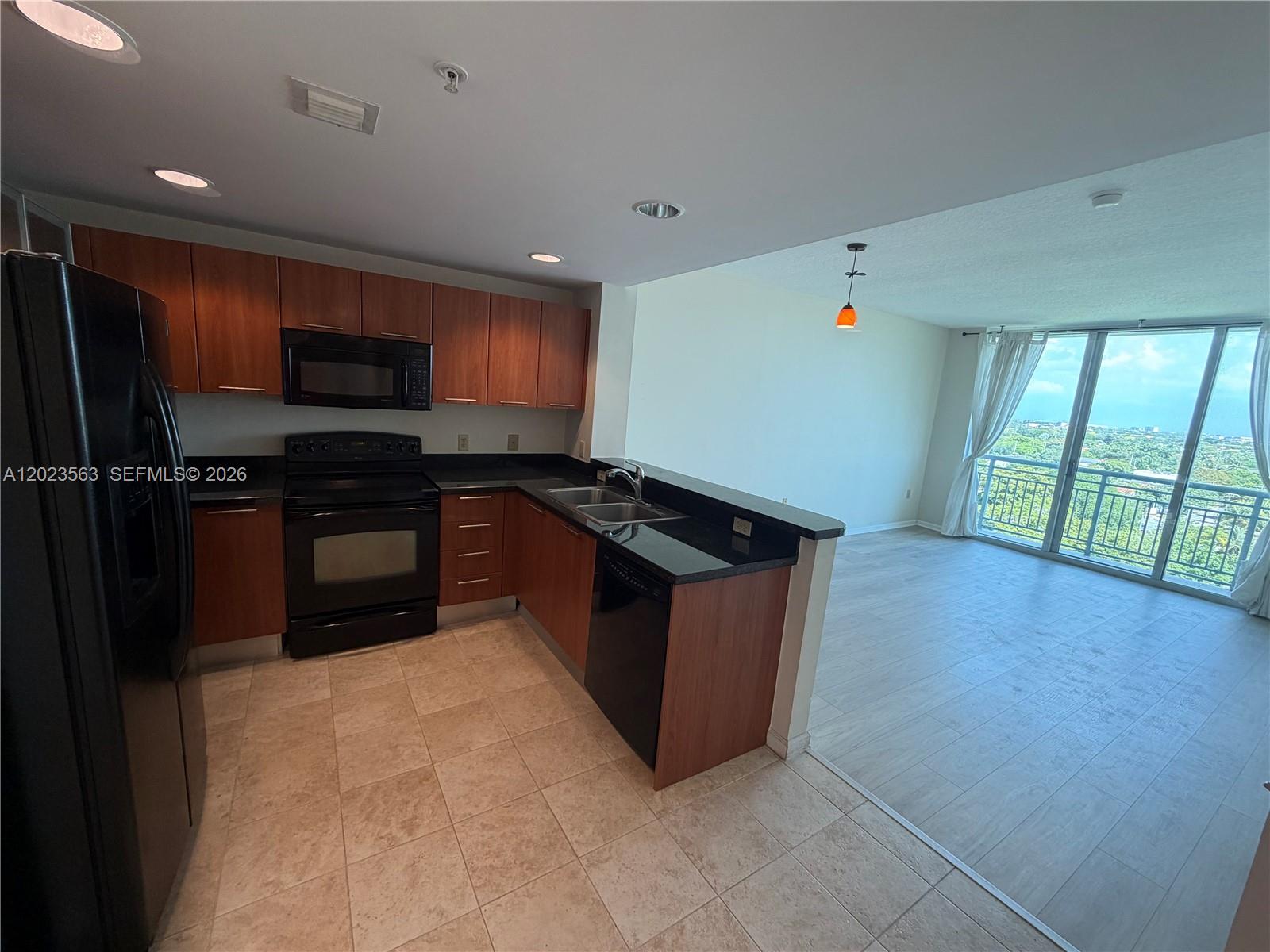 2021 SW 3rd Ave # 902