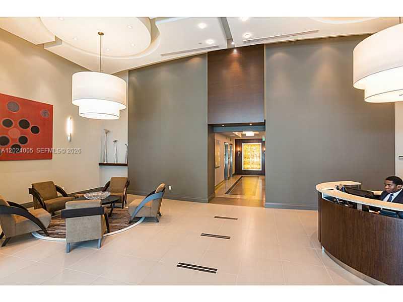 2525 SW 3 AV # 1006