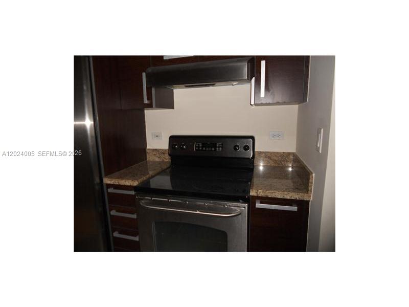 2525 SW 3 AV # 1006