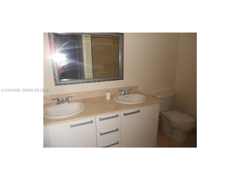2525 SW 3 AV # 1006