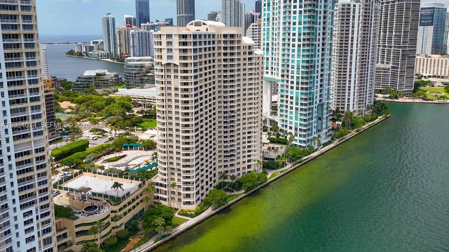 888 Brickell Key Dr # 1001