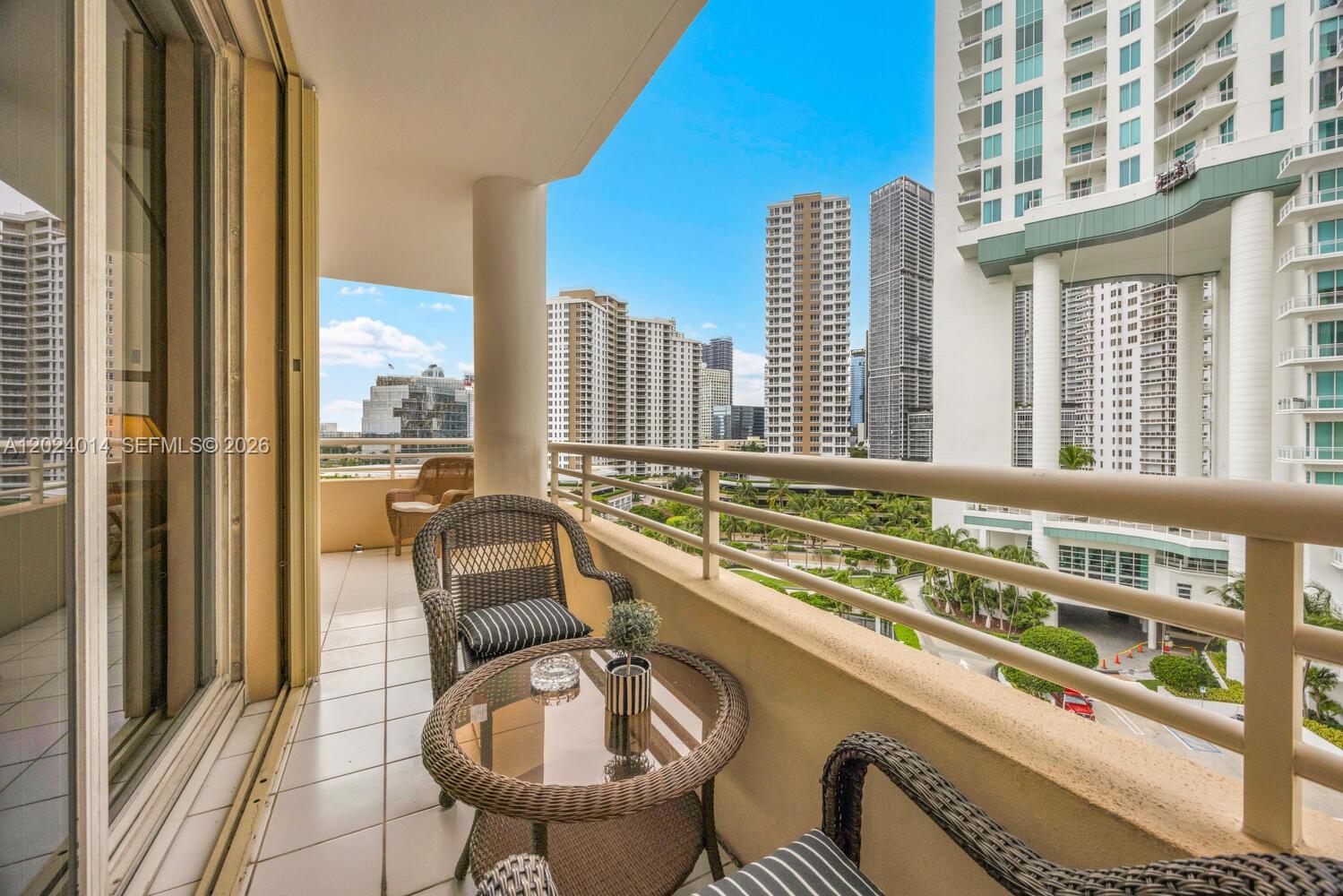 888 Brickell Key Dr # 1001