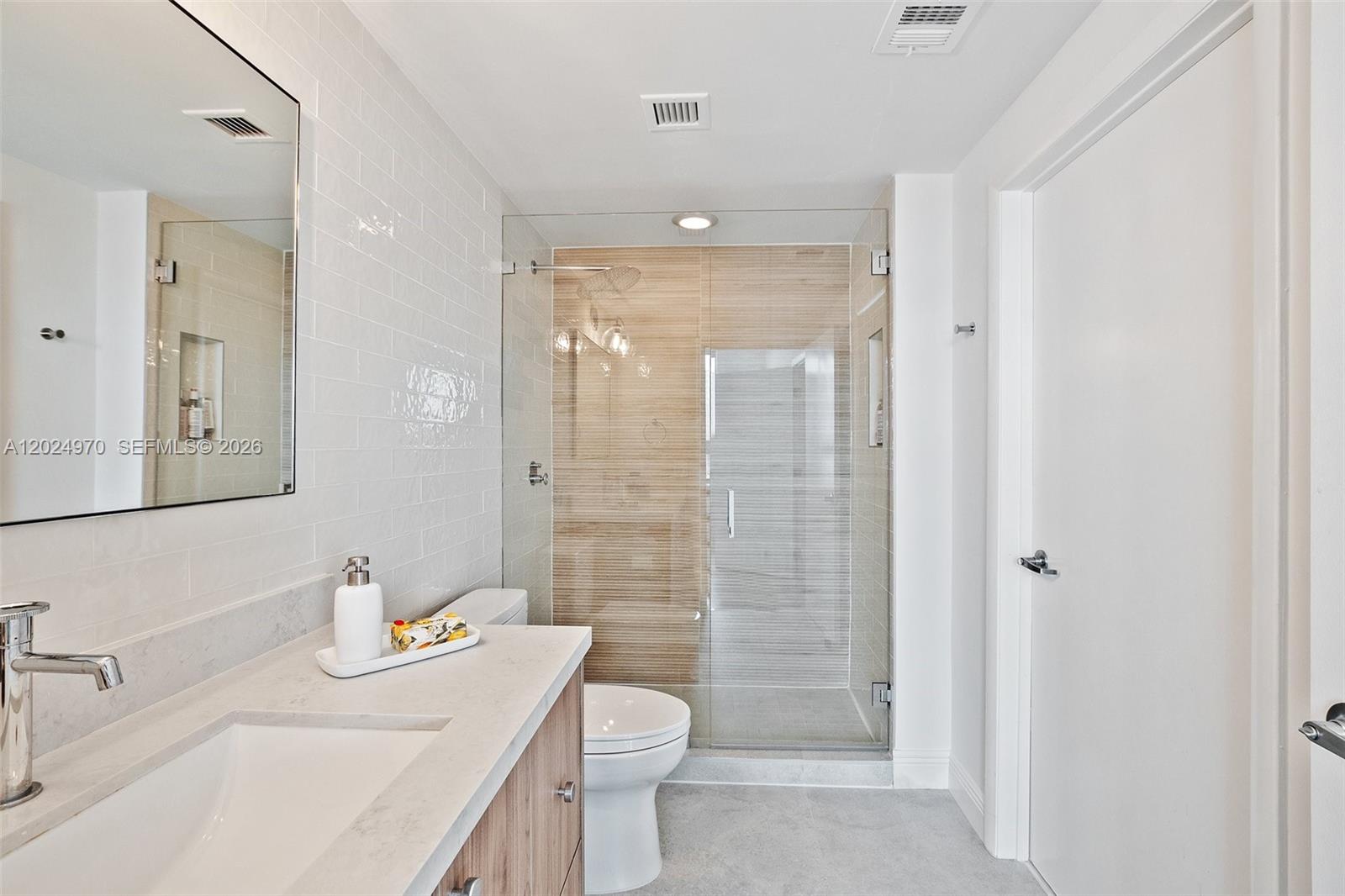 90 SW 3rd St # 3810