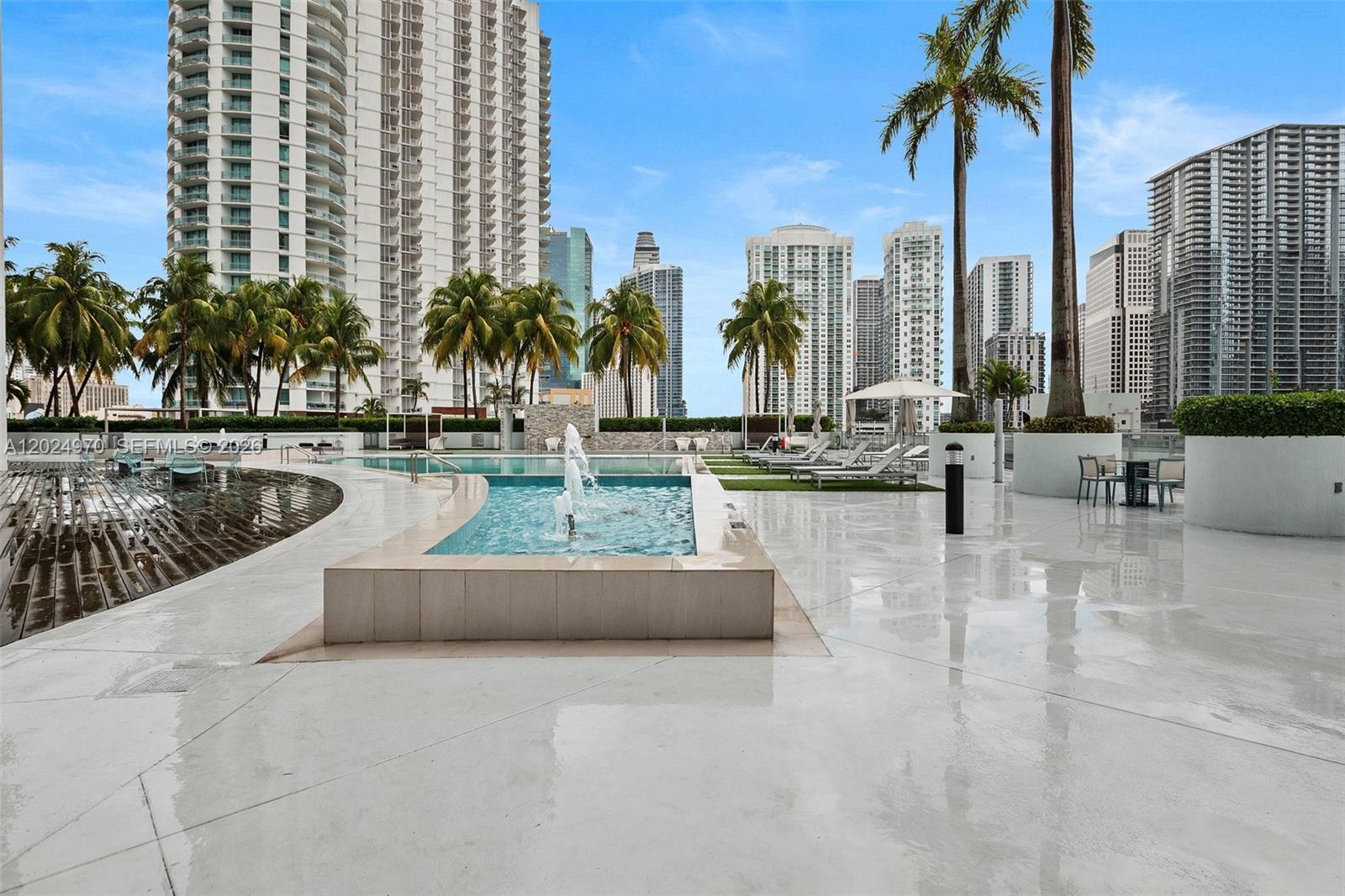 90 SW 3rd St # 3810