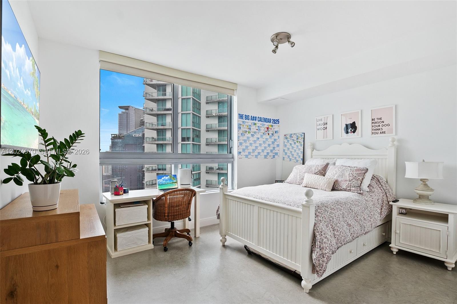 90 SW 3rd St # 3810