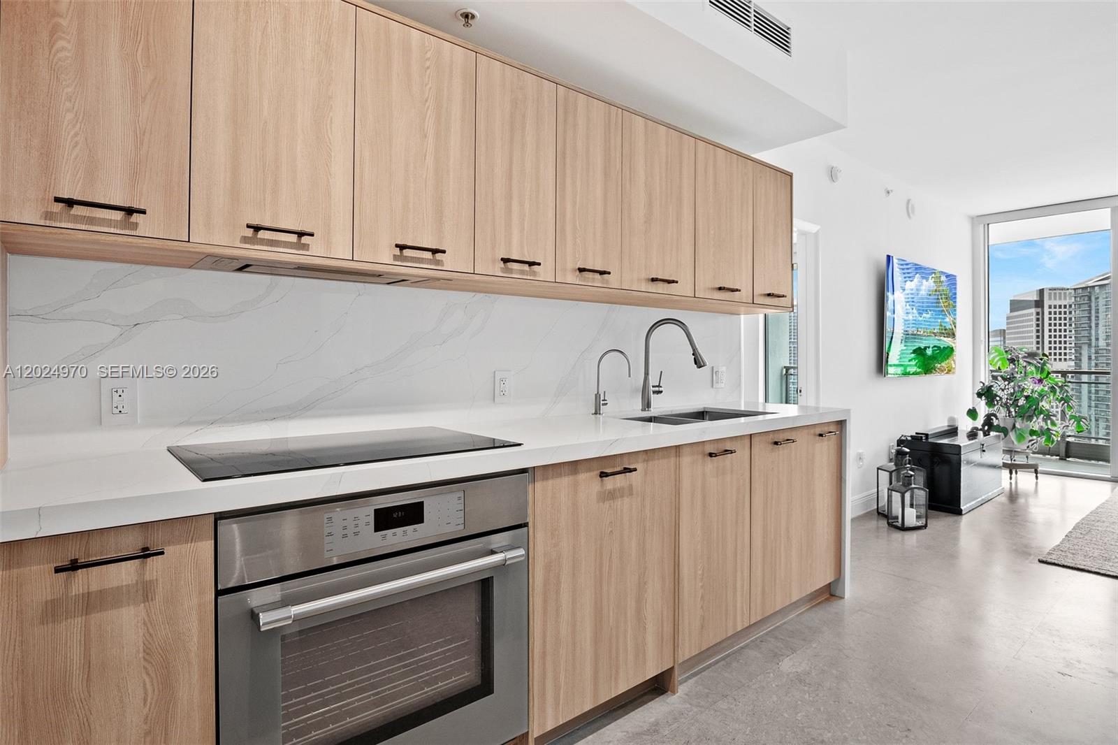 90 SW 3rd St # 3810