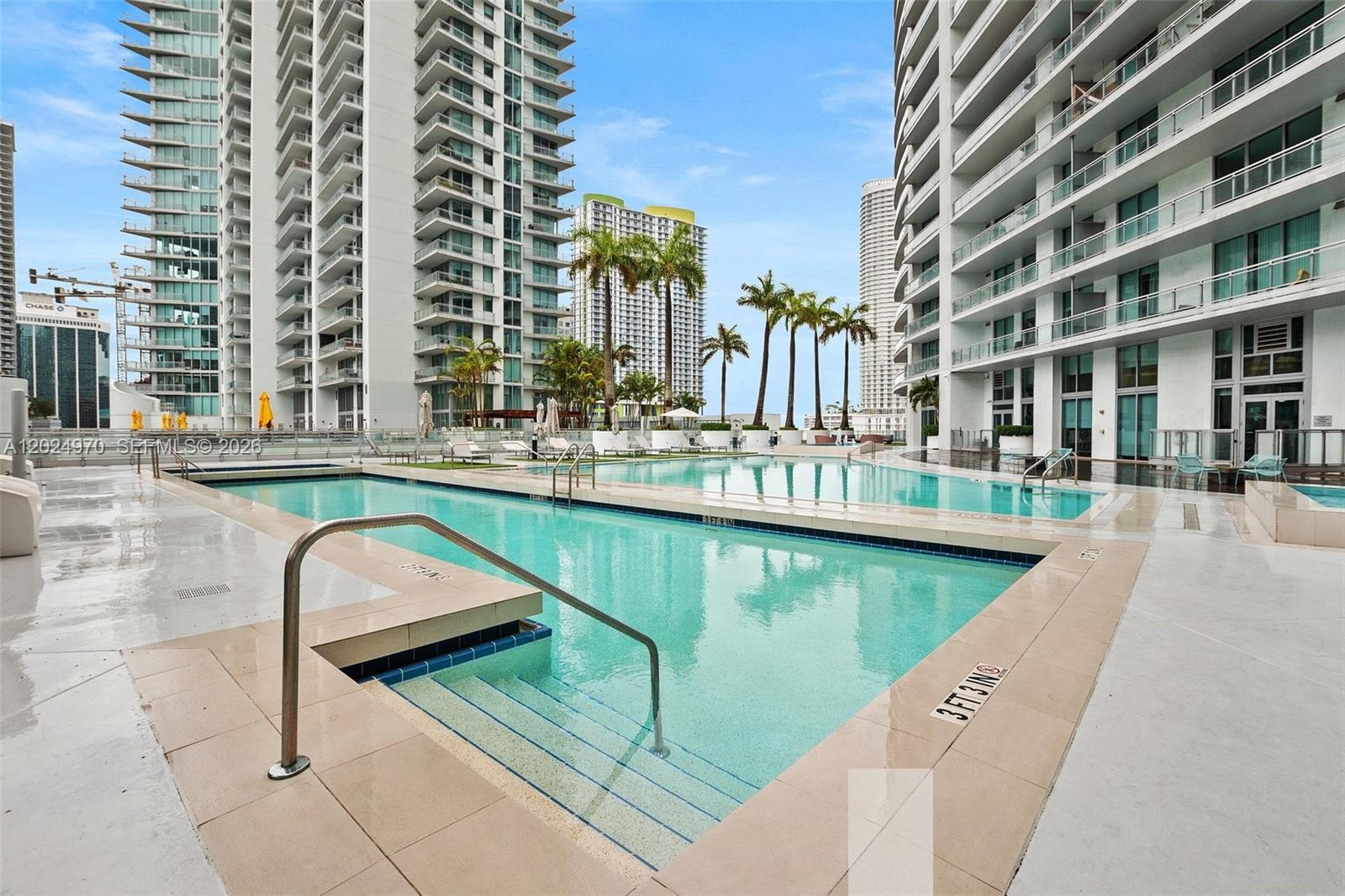 90 SW 3rd St # 3810