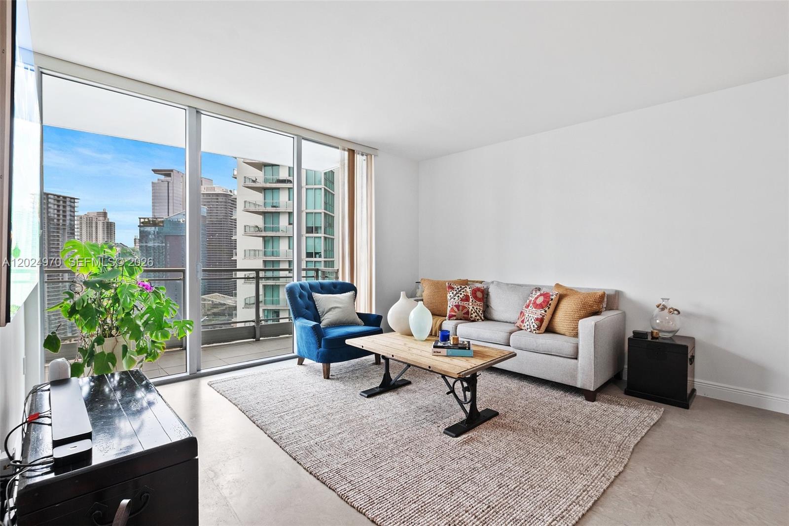 90 SW 3rd St # 3810