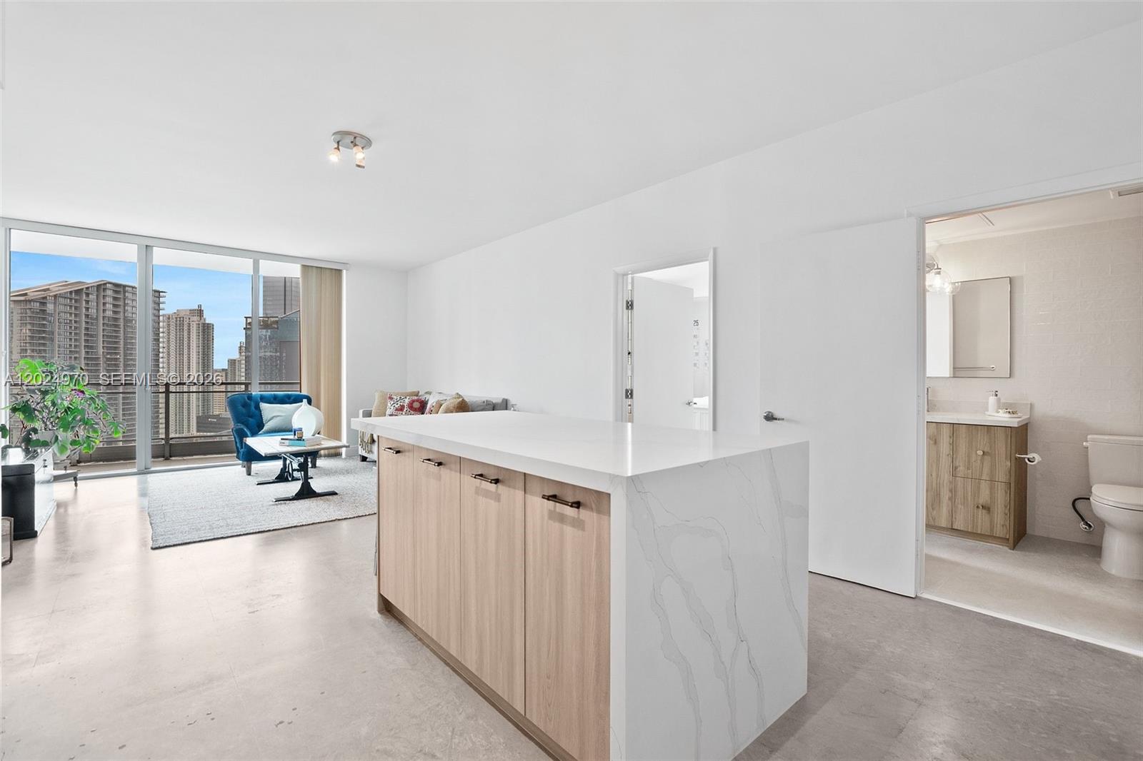 90 SW 3rd St # 3810