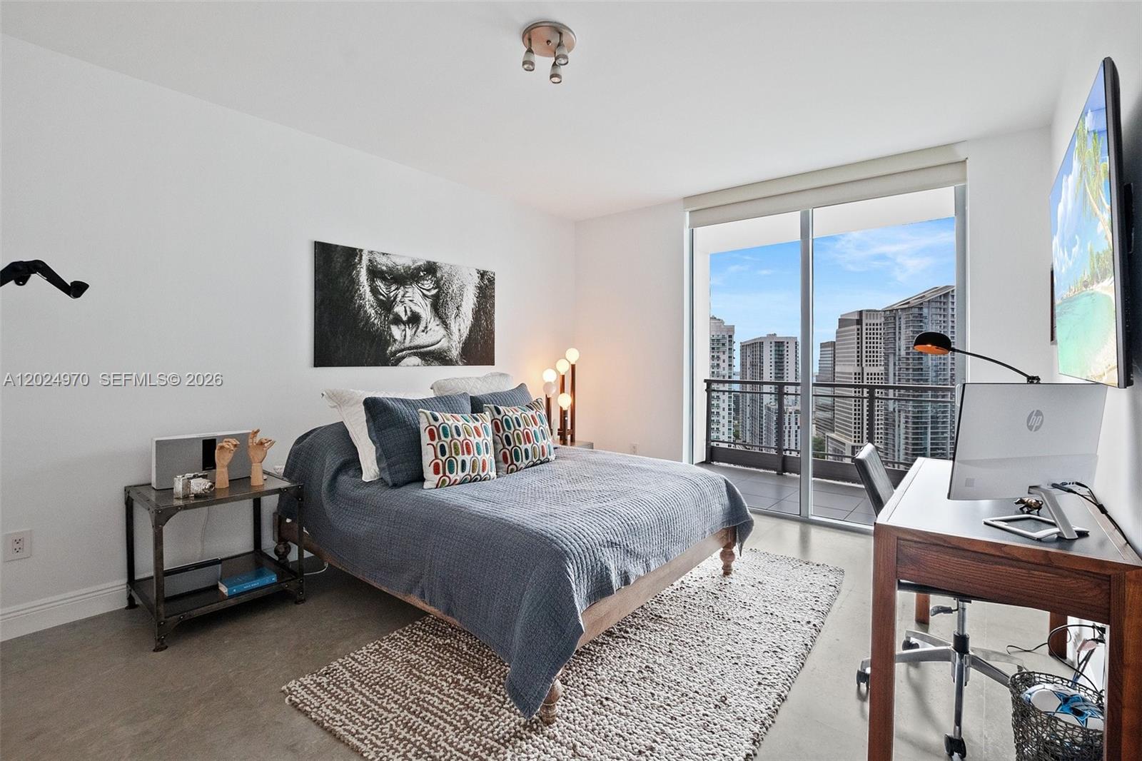 90 SW 3rd St # 3810