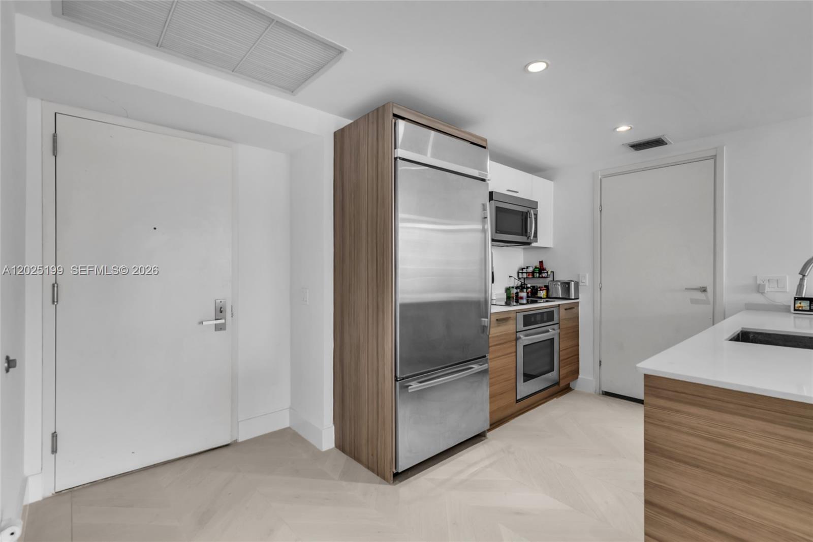 1300 Brickell Bay Dr # 3408