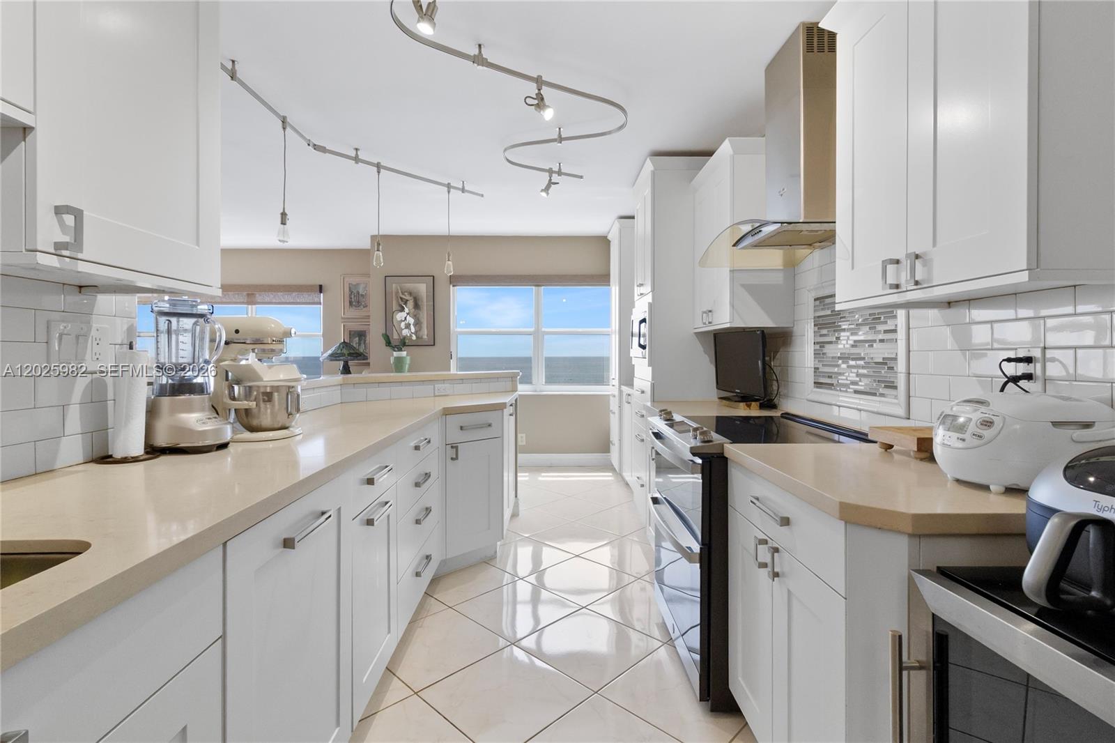 111 N Pompano Beach Blvd Unit: 909