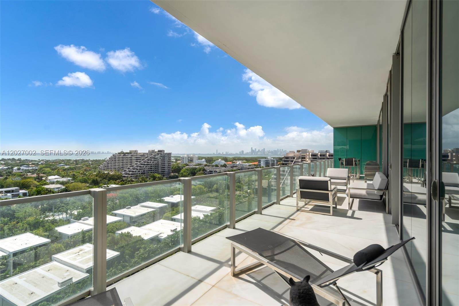 350 Ocean Dr Unit: LPH2N