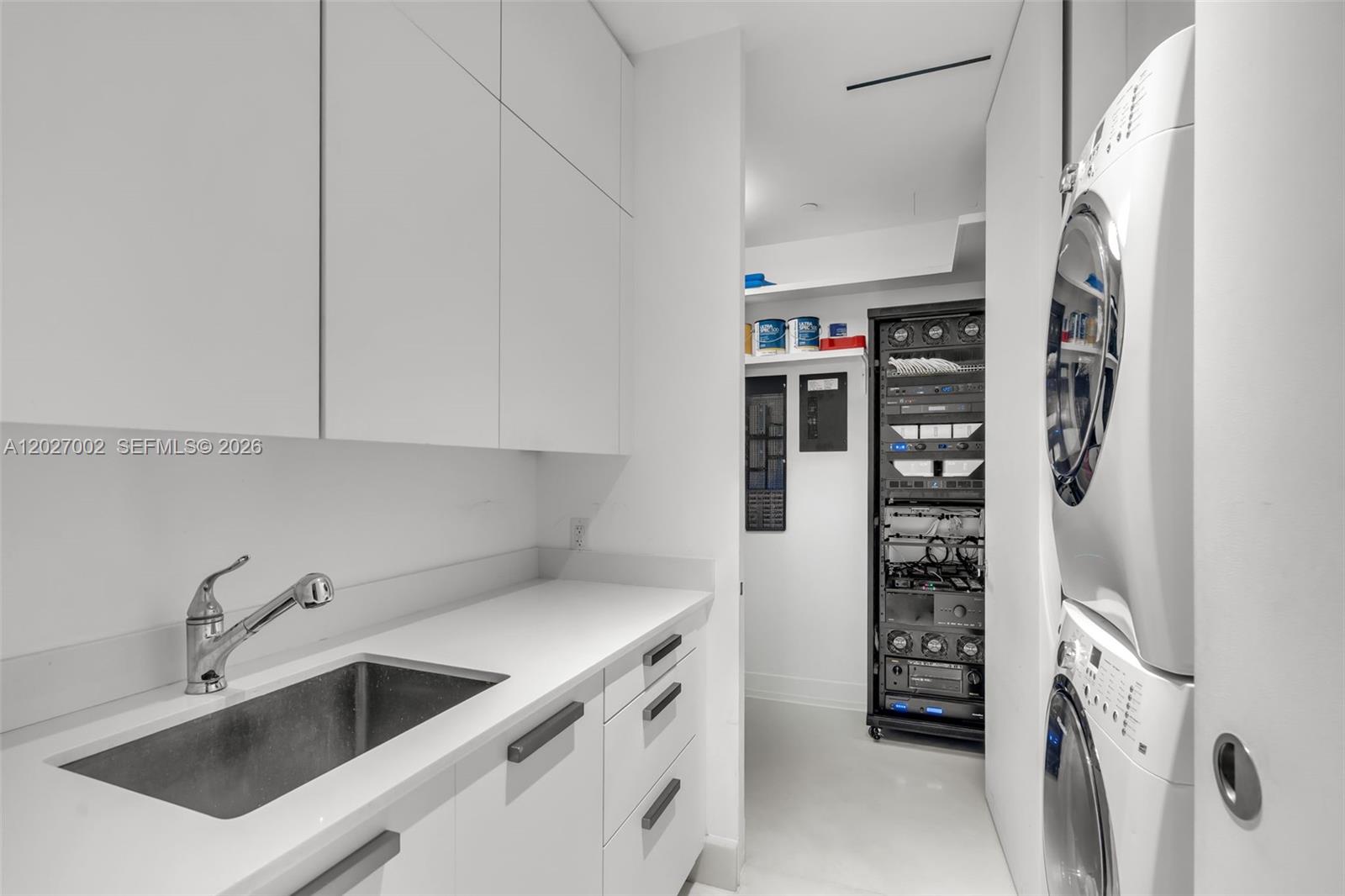 350 Ocean Dr Unit: LPH2N