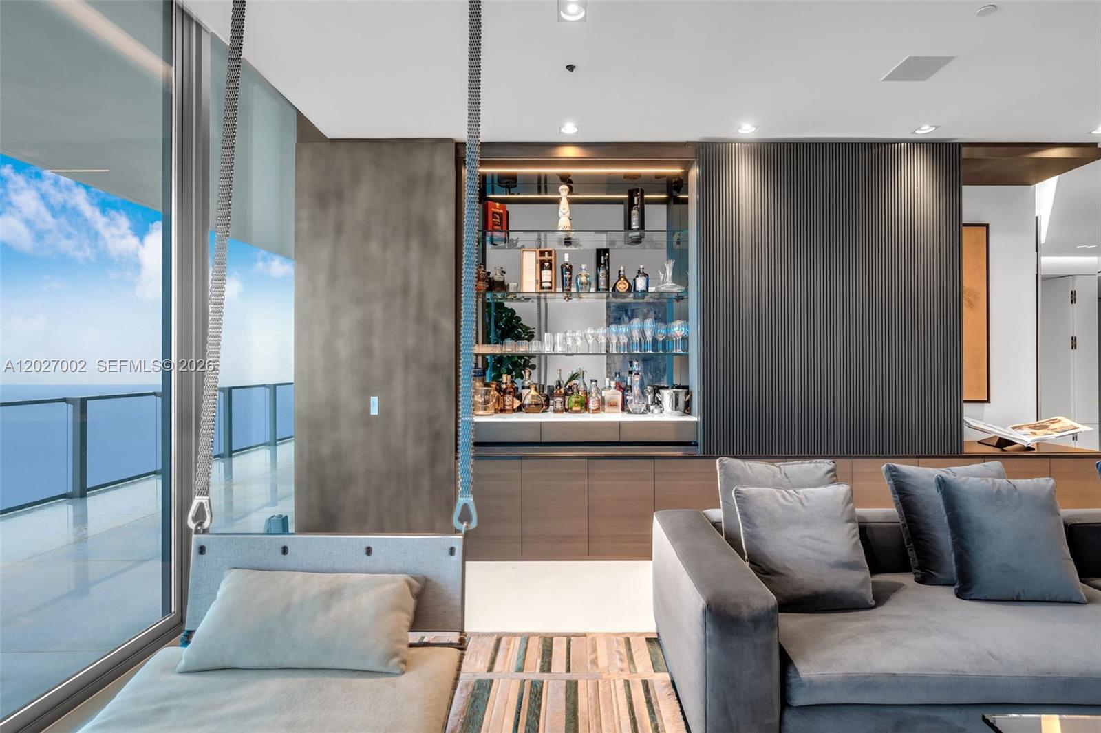 350 Ocean Dr Unit: LPH2N