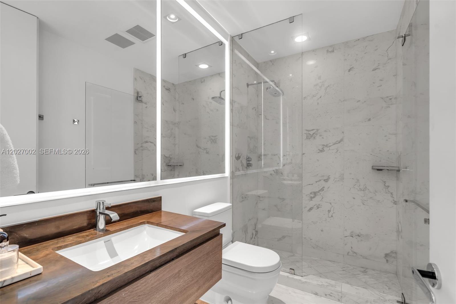 350 Ocean Dr Unit: LPH2N
