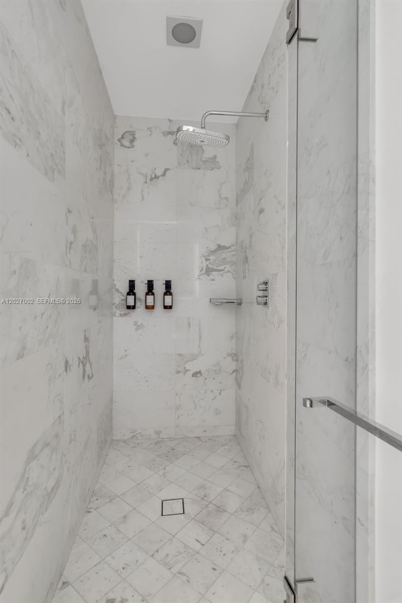 350 Ocean Dr Unit: LPH2N