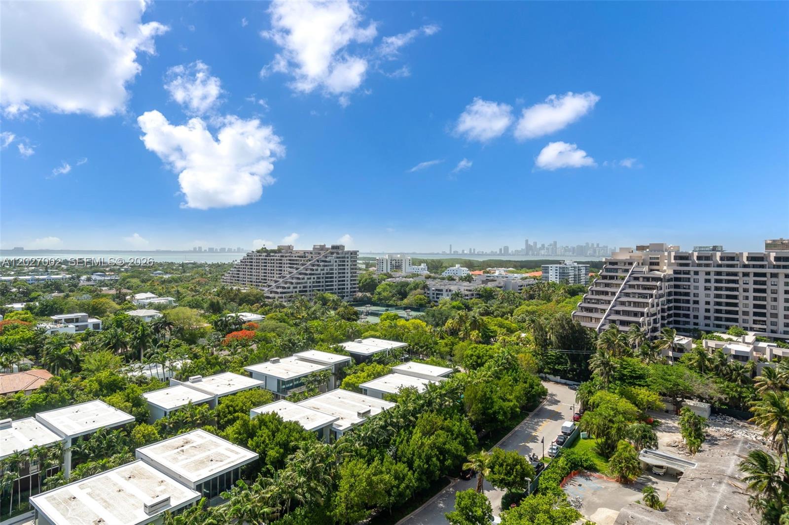 350 Ocean Dr Unit: LPH2N
