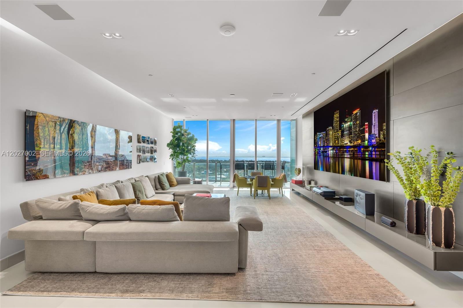 350 Ocean Dr Unit: LPH2N
