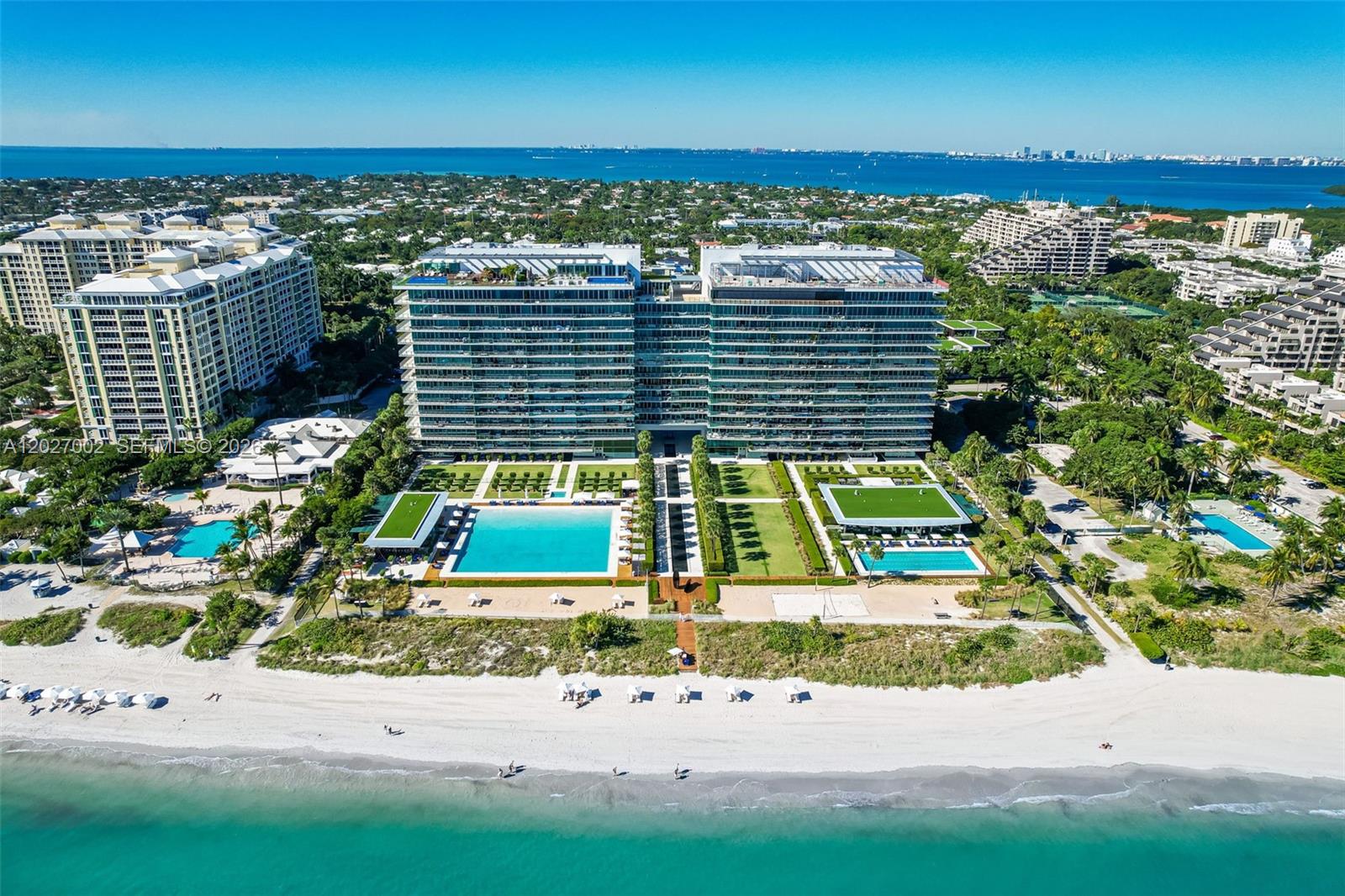 350 Ocean Dr Unit: LPH2N