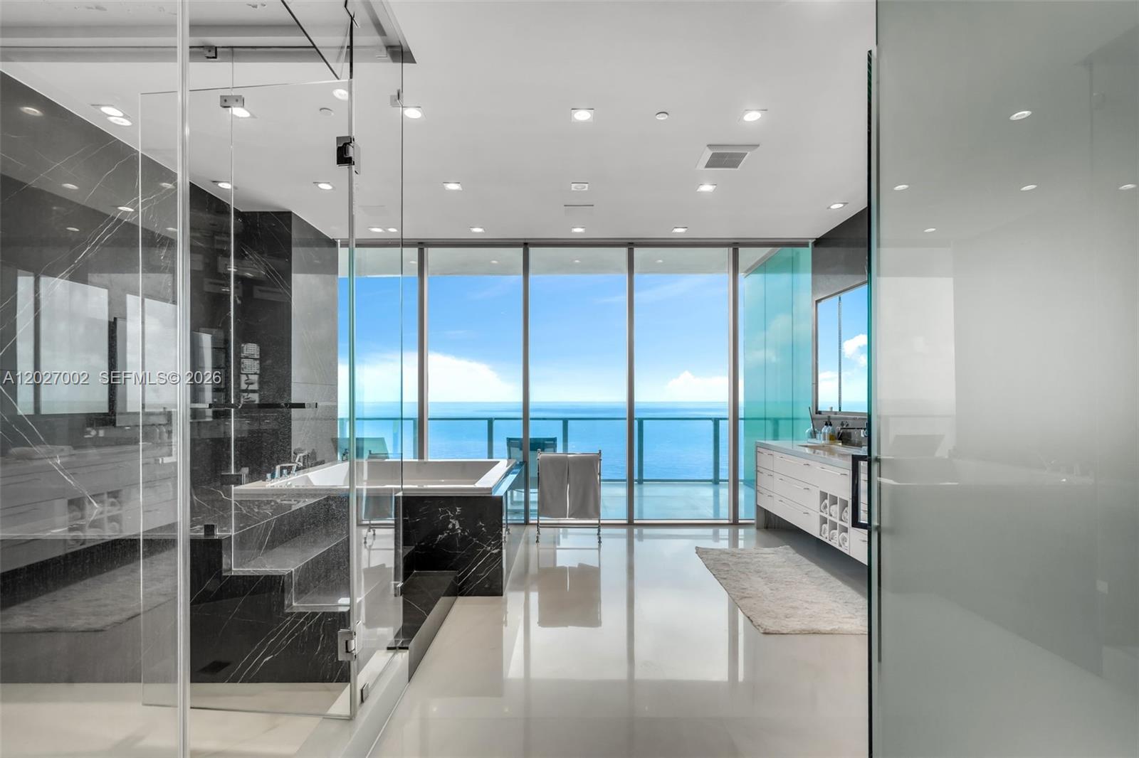 350 Ocean Dr Unit: LPH2N