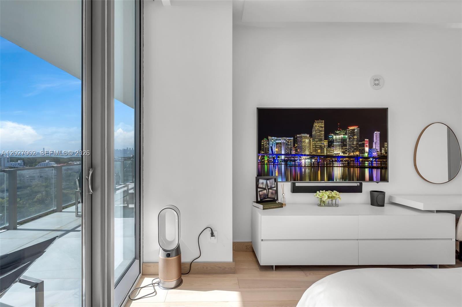350 Ocean Dr Unit: LPH2N