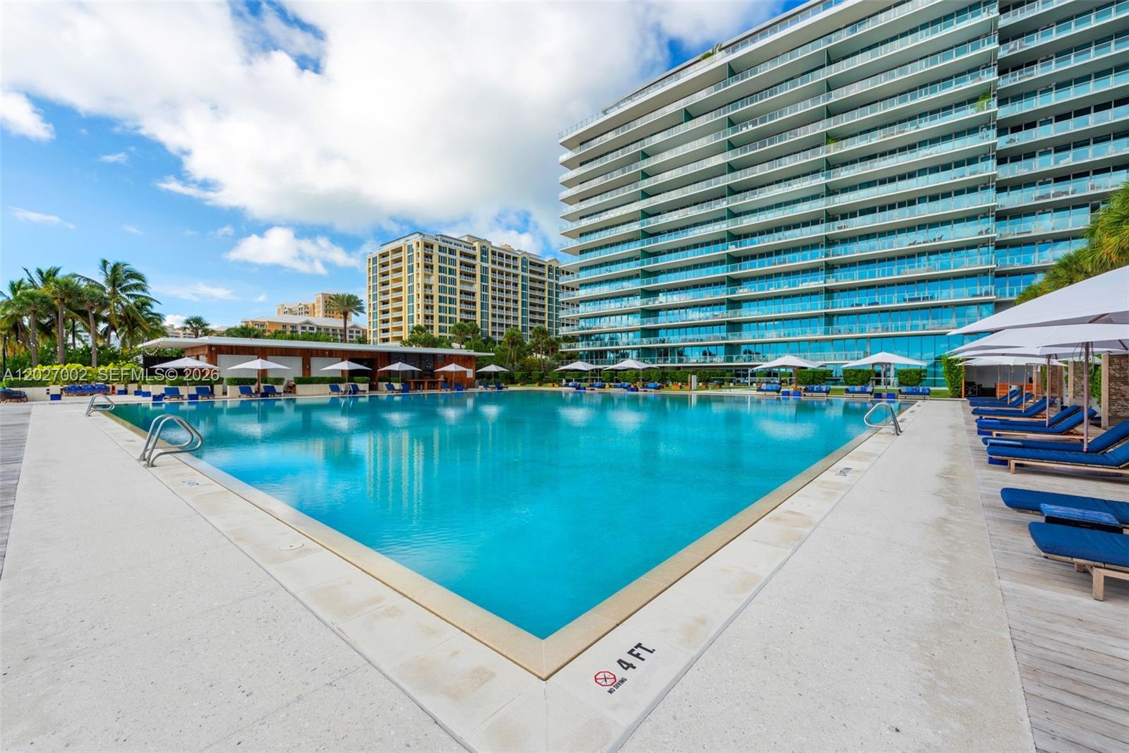 350 Ocean Dr Unit: LPH2N
