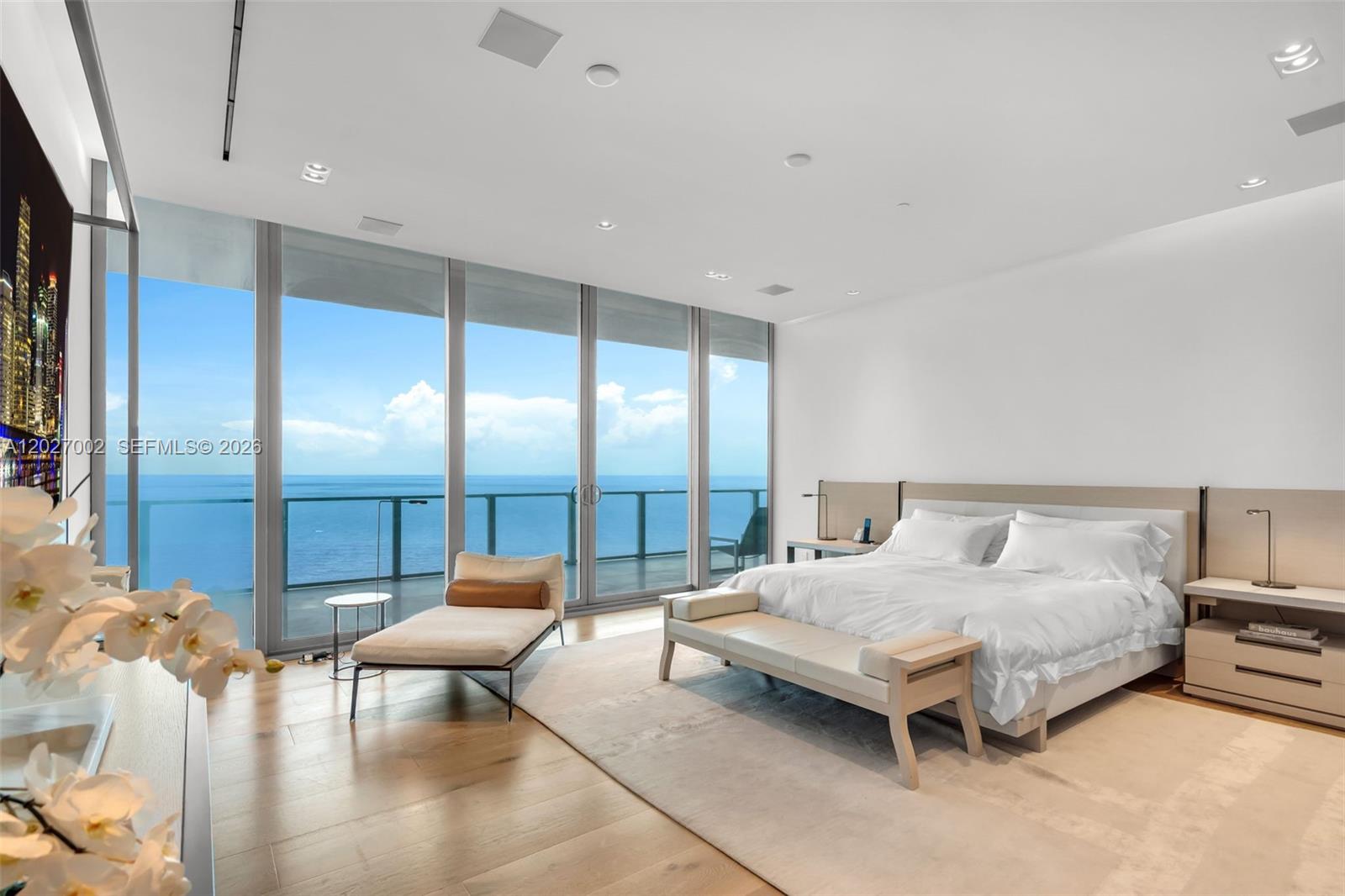 350 Ocean Dr Unit: LPH2N